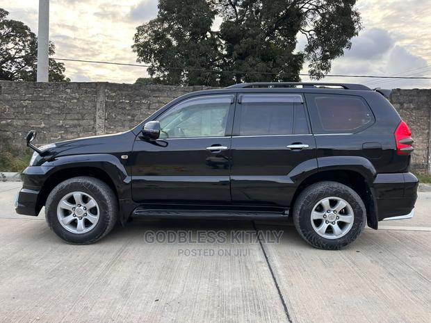 Toyota Land Cruiser Prado 2006 Black