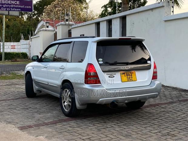 Subaru Forester 2004 White