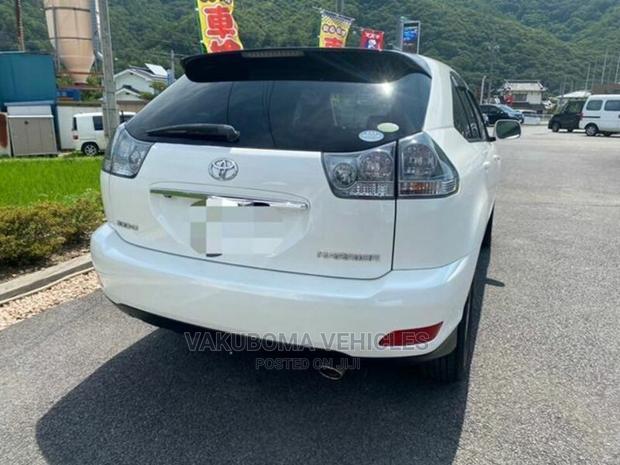 Toyota Harrier 2004 Pearl