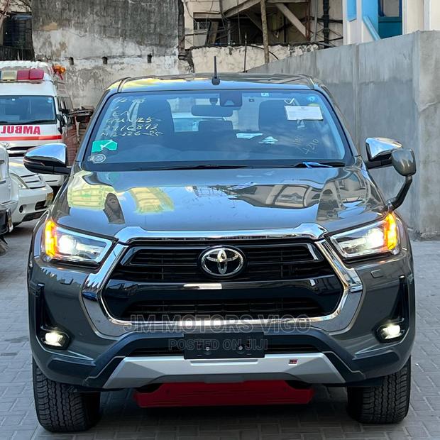 Toyota Hilux 2020 Green