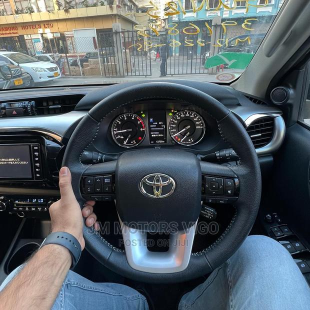 Toyota Hilux 2020 Green