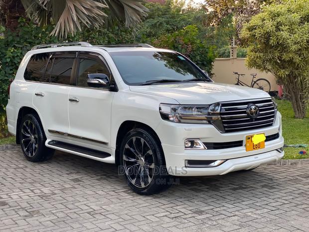 Toyota Land Cruiser 2016 White
