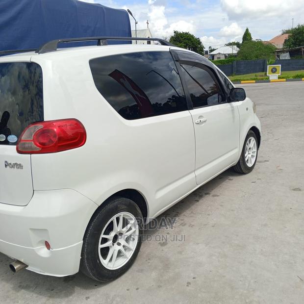 Toyota Porte 1.5 FWD 2005 White