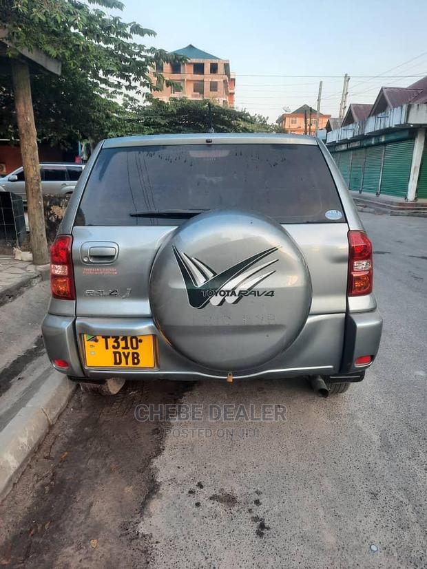 Toyota RAV4 1.8 2005 Gray