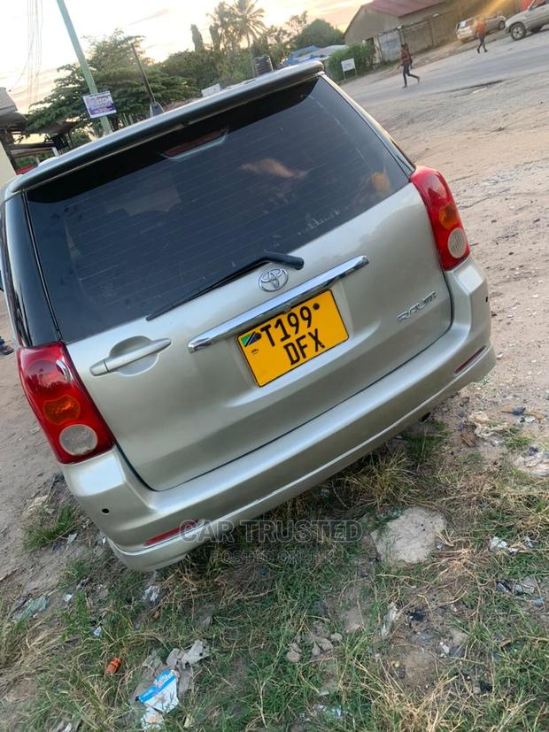 Toyota Raum 1.5 AWD 2003 Silver