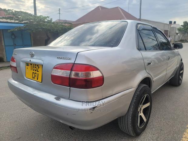 Toyota Corolla Automatic 1999 Silver