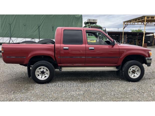 Toyota Hilux 1996 Red