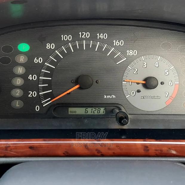 Toyota Noah 2001 White