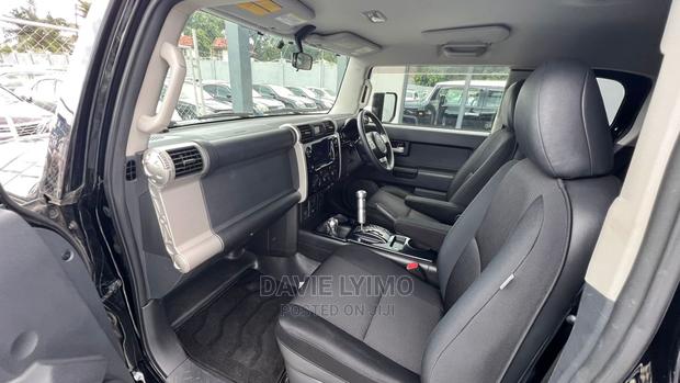 Toyota Land Cruiser 2011 Black