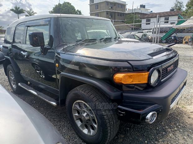 Toyota Land Cruiser 2011 Black