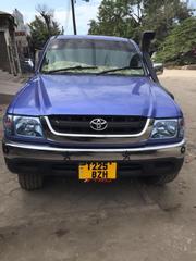 Toyota Hilux 2000 Blue for sale
