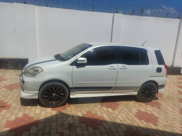 Toyota Raum 1.5 FWD 2005 White