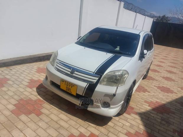 Toyota Raum 1.5 FWD 2005 White