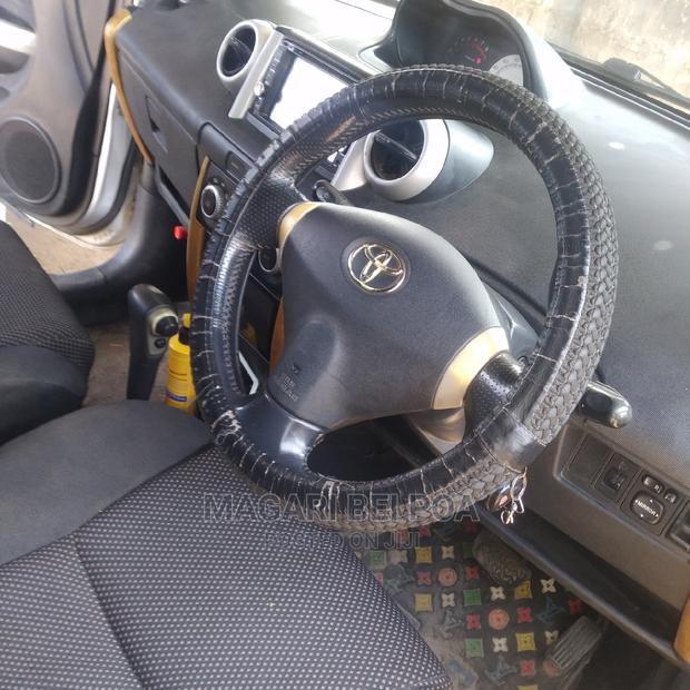 Toyota IST 2005 Silver