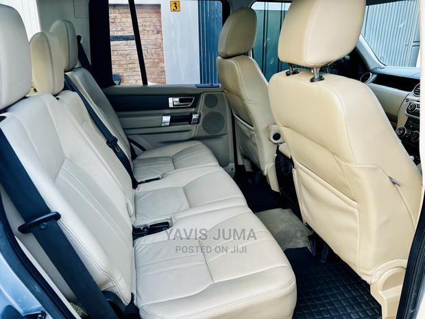Land Rover Discovery 2012 Gray