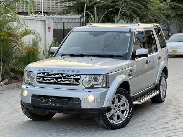 Land Rover Discovery 2012 Gray