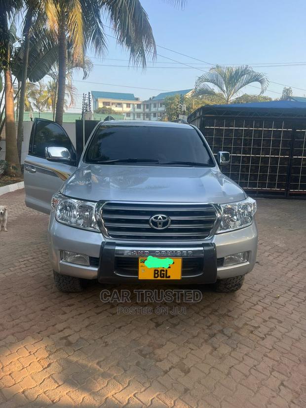 Toyota Land Cruiser 4.0 V6 GX-R 2010 Silver