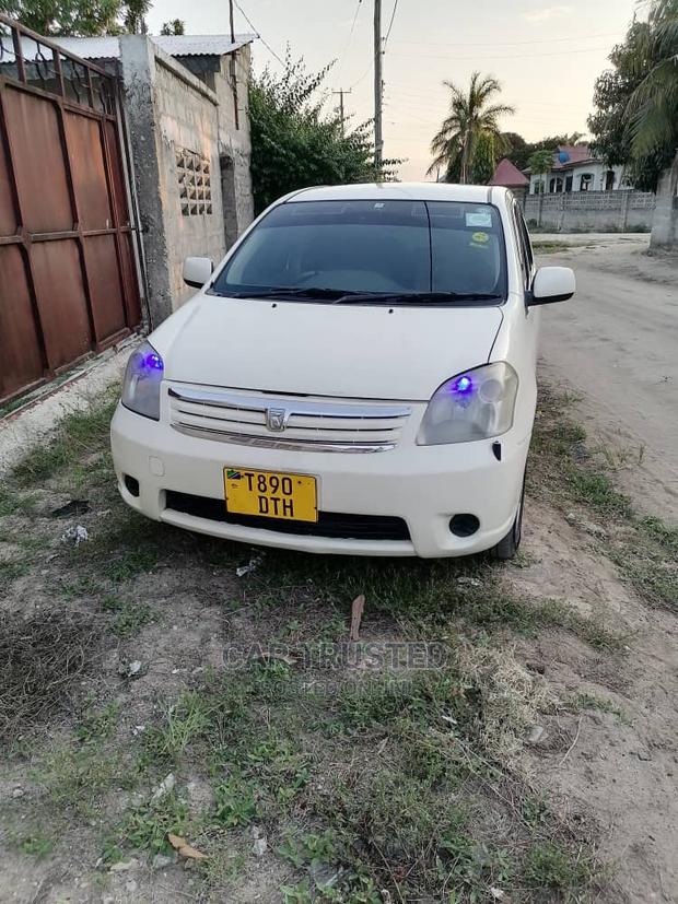 Toyota Raum 1.5 FWD 2004 White