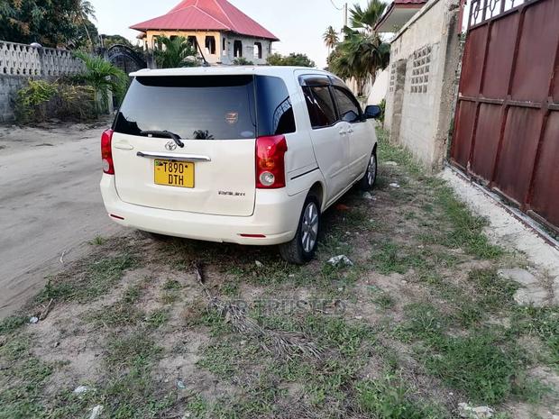 Toyota Raum 1.5 FWD 2004 White