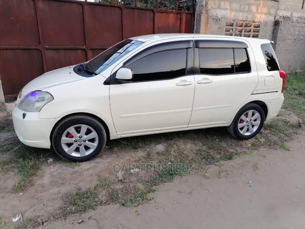 Toyota Raum 1.5 FWD 2004 White