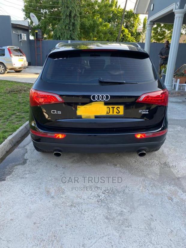 Audi Q5 2.0T Premium Quattro 2011 Black