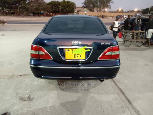 Toyota Brevis 2004 Blue