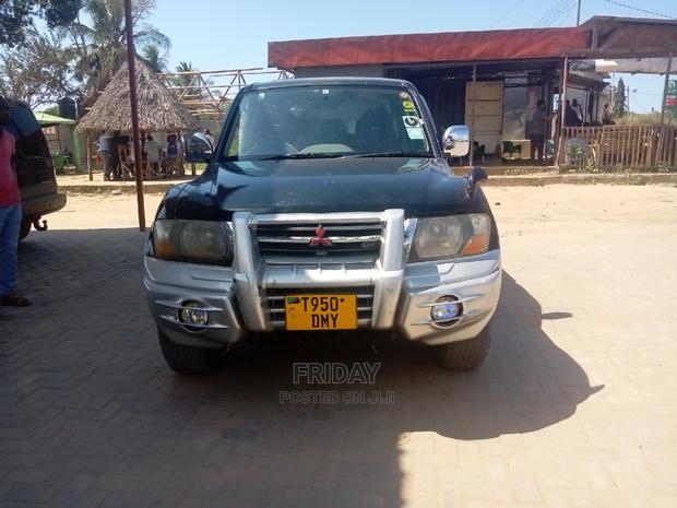 Mitsubishi Pajero Pininfarina 2002 Black
