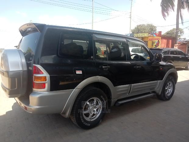 Mitsubishi Pajero Pininfarina 2002 Black
