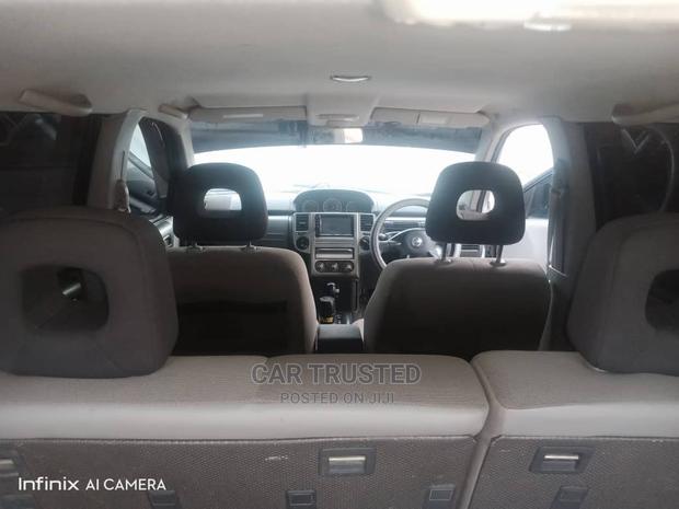 Toyota Noah 2.0 FWD (8 Seater) 2005 White