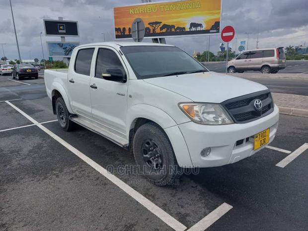 Toyota Hilux 2007 White