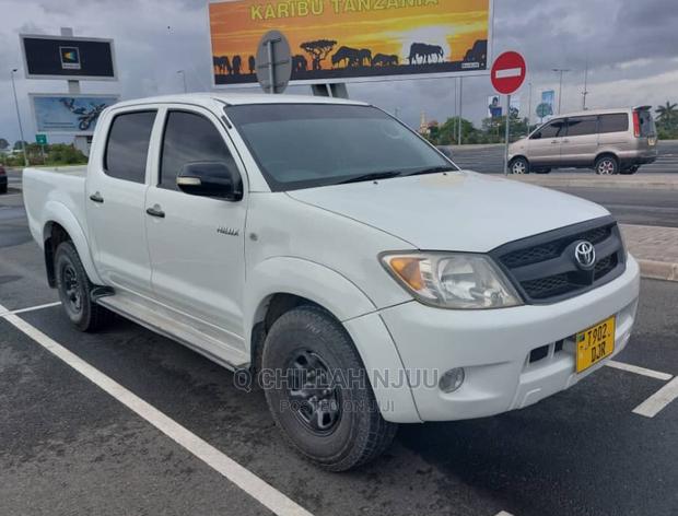 Toyota Hilux 2007 White