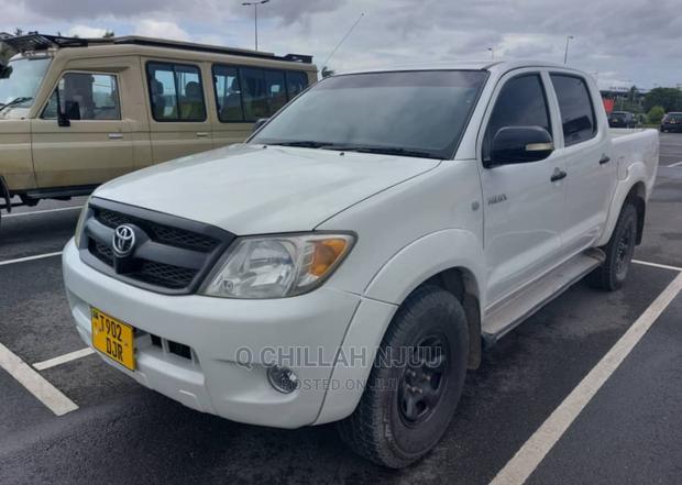Toyota Hilux 2007 White