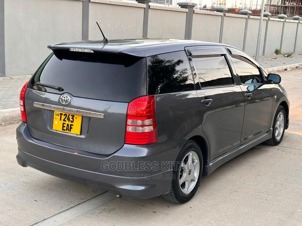 Toyota Wish 2004 Gray