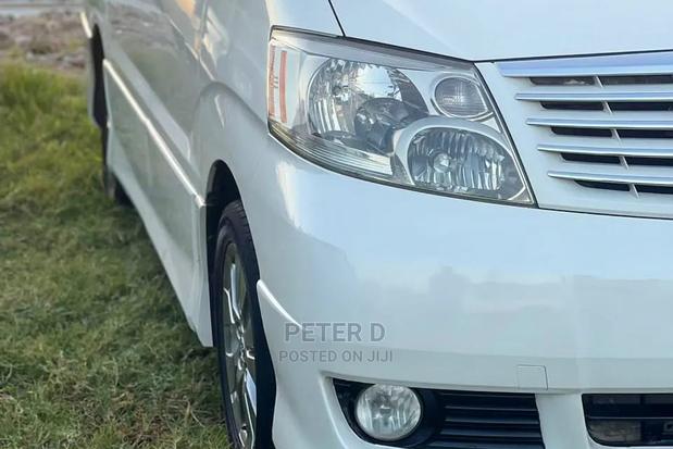 Toyota Alphard 2005 White