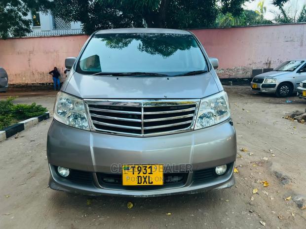 Toyota Alphard 2004 Gold