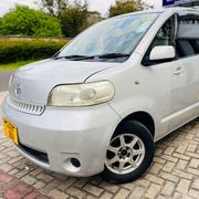 Toyota Porte 2005 Silver for sale