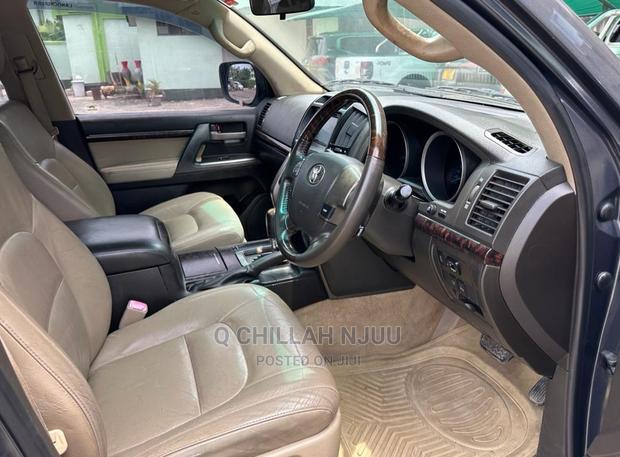 Toyota Land Cruiser 2010 Gray