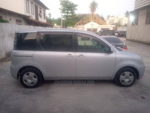 Toyota Sienta 1.5 AWD 2004 Silver