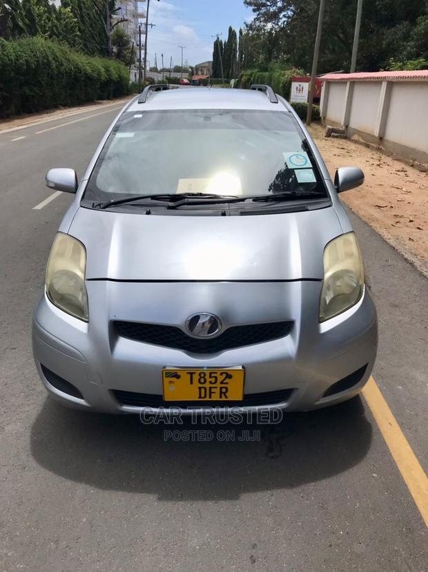 Toyota Vitz 1.3 AWD 5dr 2005 Silver