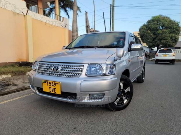 Toyota Succeed 2005 Silver