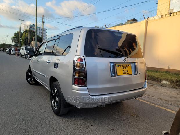 Toyota Succeed 2005 Silver