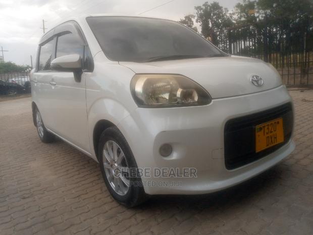 Toyota Porte 1.5 AWD 2014 White