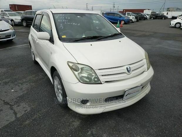 Toyota IST 2004 Pearl