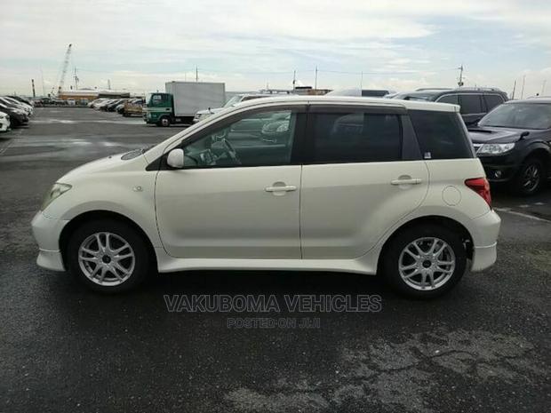 Toyota IST 2004 Pearl
