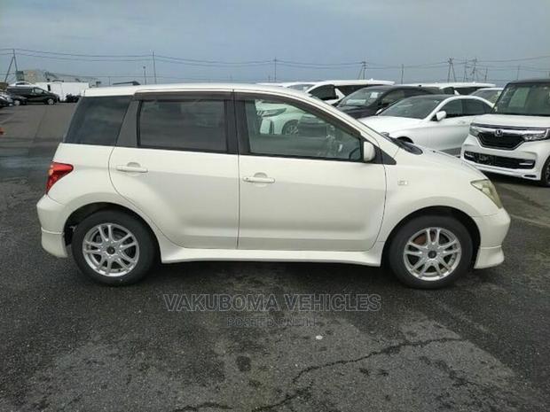 Toyota IST 2004 Pearl