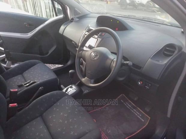 Toyota Vitz 1.3 FWD 3dr 2009 Black
