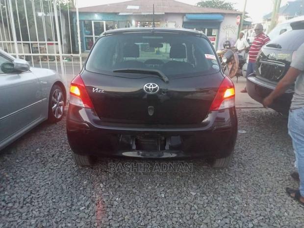 Toyota Vitz 1.3 FWD 3dr 2009 Black