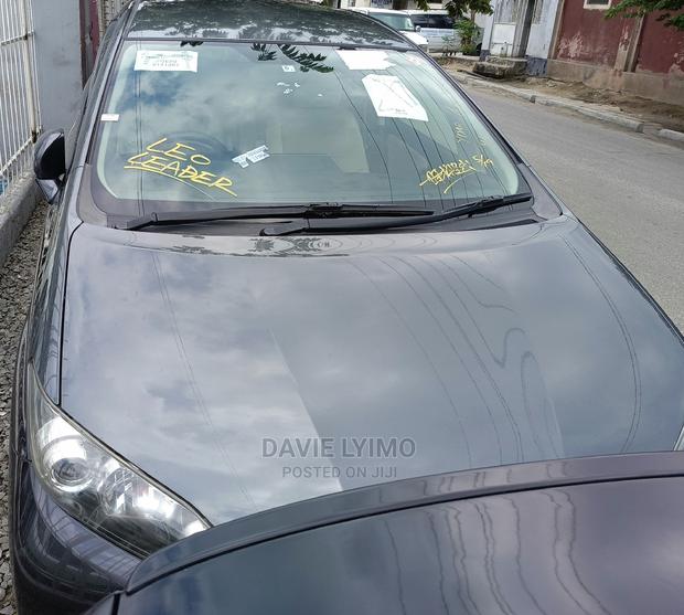 Toyota Wish 2012 Gray