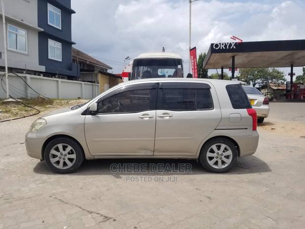 Toyota Raum 1.5 AWD 2004 Gold