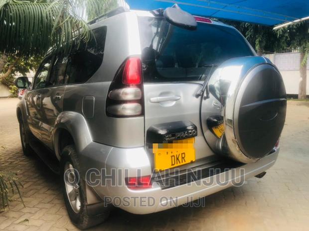Toyota Land Cruiser Prado 2004 Silver